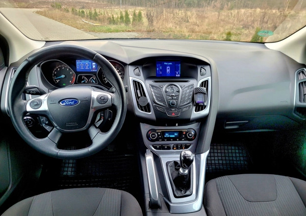 Ford Focus cena 29900 przebieg: 151430, rok produkcji 2011 z Skała małe 154